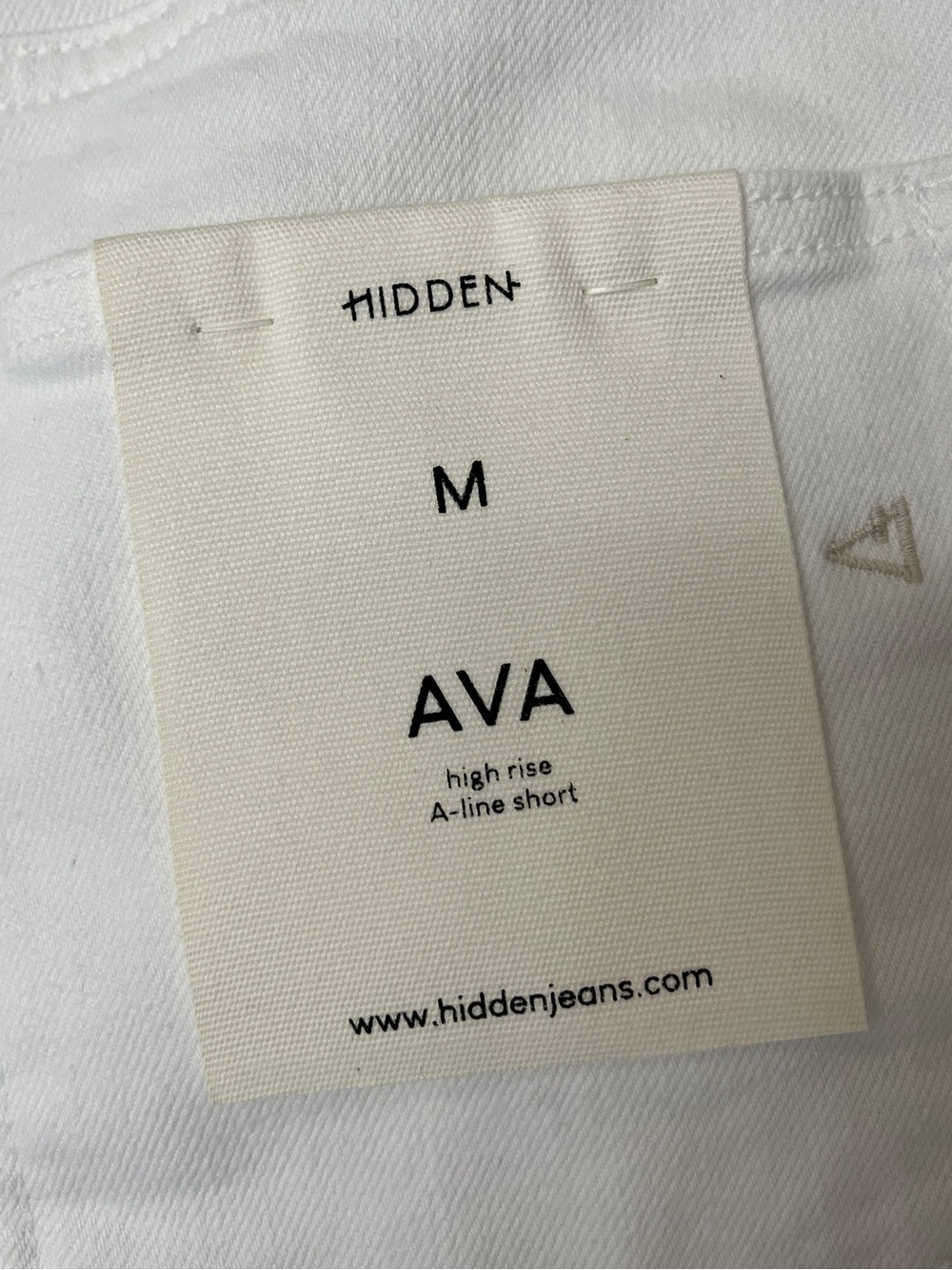 Hidden Jeans Ava High Rise A-Line White Denim Shorts Raw Hem NWT Medium - Picture 4 of 7